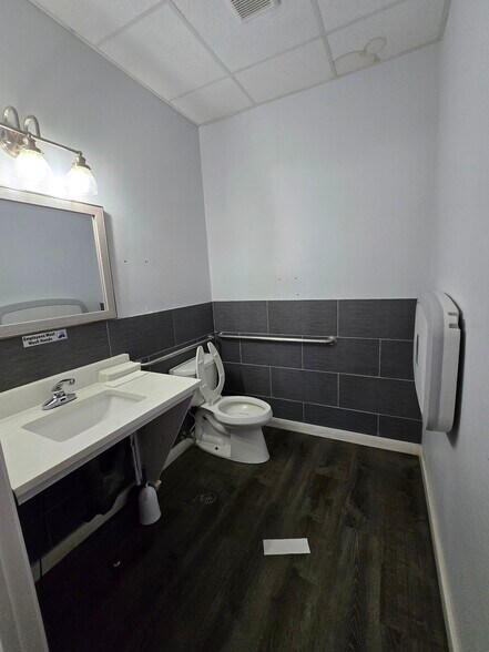 More Photos Of 1337 Gause Blvd, Slidell Storefront For Lease