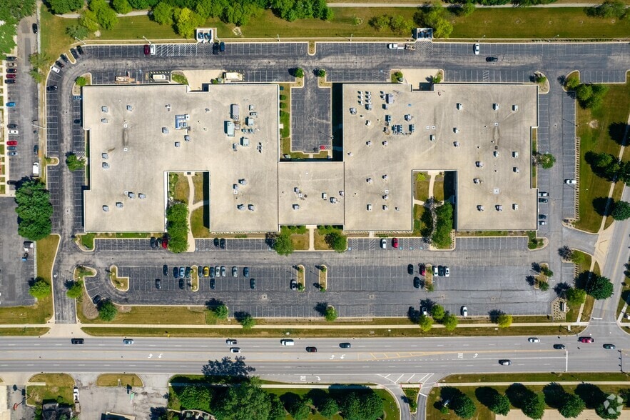 More Photos Of 2400 Ogden Ave, Lisle Office For Lease