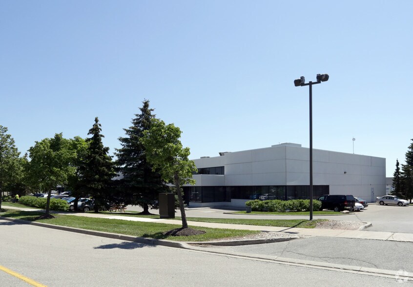 More Photos Of 2320 Bristol Cir, Oakville Light Distribution For Lease