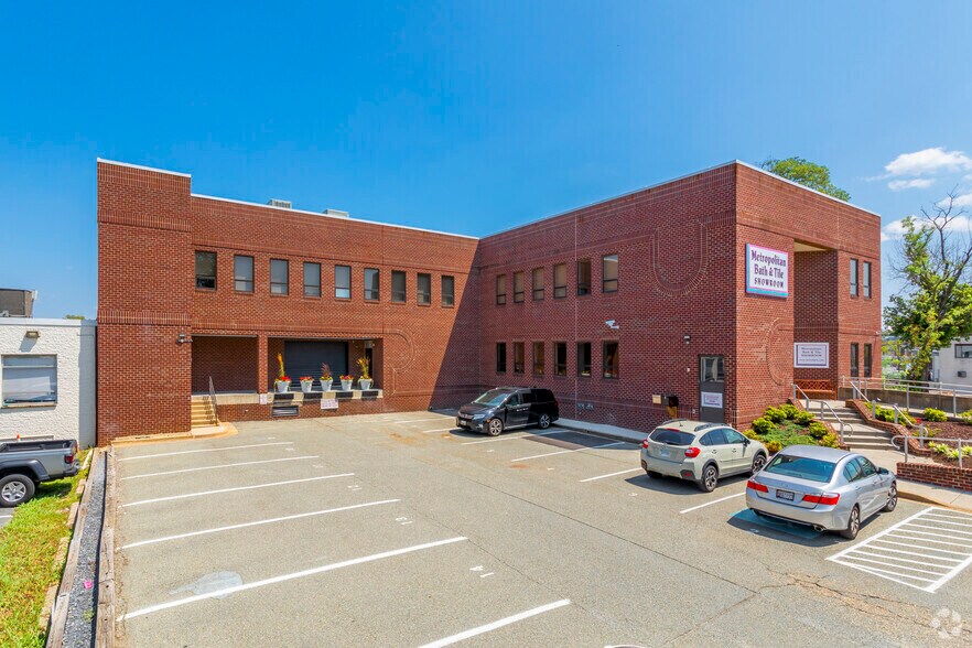 More Photos Of 12331 Carroll Ave, Rockville Flex For Lease