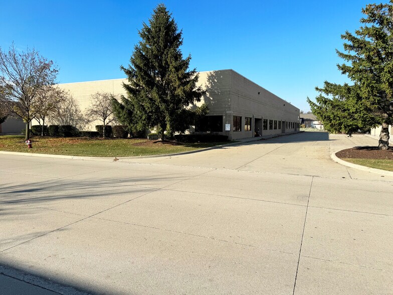 Primary Photo Of 13417-13423 W Star Dr, Shelby Township Warehouse For Lease