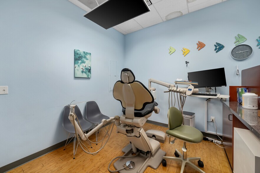 More Photos Of 106 Gateway Center Dr, Paso Robles Office For Lease