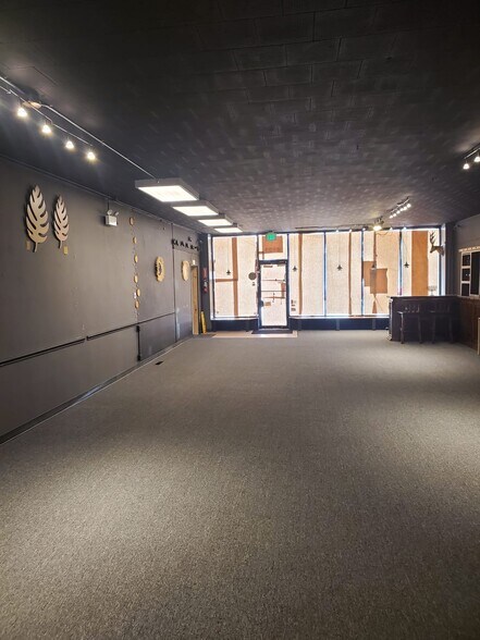 More Photos Of 4123-4125 Oakton St, Skokie Storefront For Lease