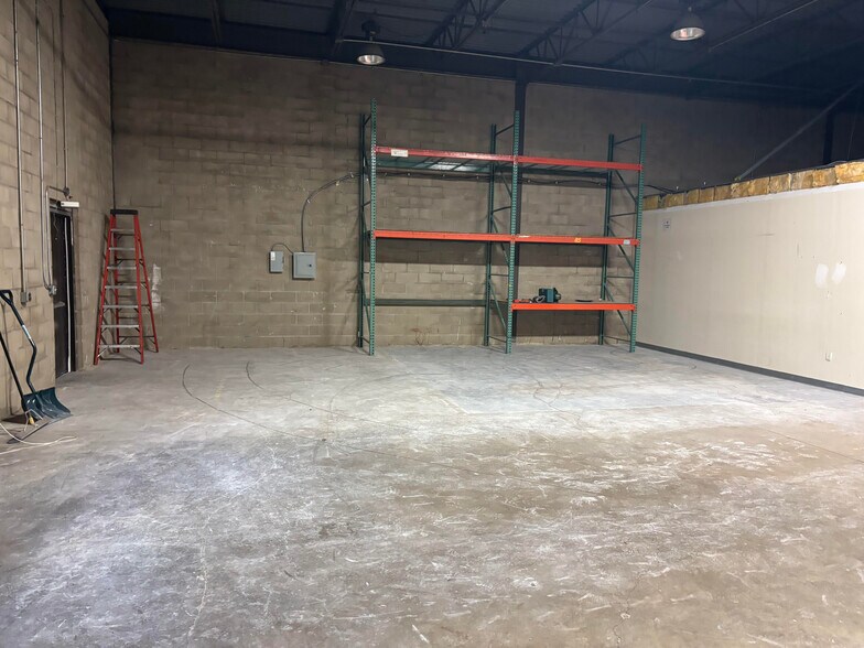 More Photos Of 181-191 Remington Blvd, Ronkonkoma Warehouse For Sale