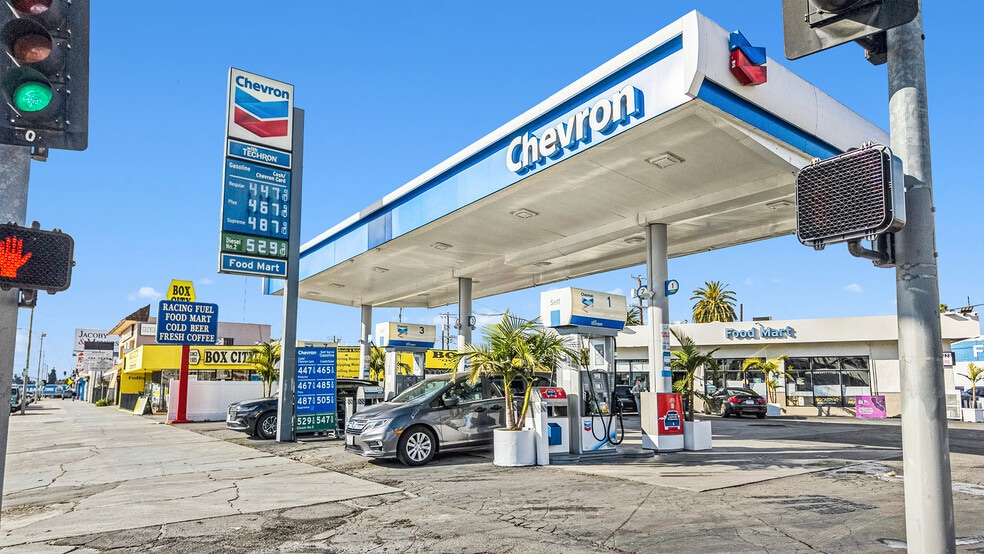 More Photos Of 16103 Sherman Way, Van Nuys Service Station For Sale