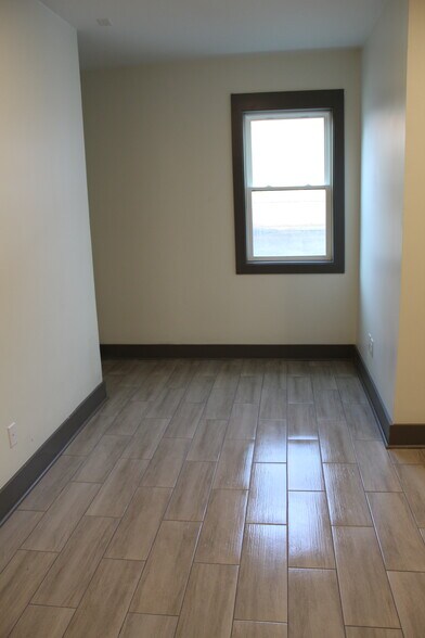 More Photos Of 3821 W Montague Ave, Charleston Flex For Sale