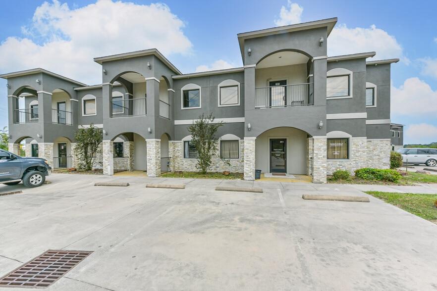 More Photos Of 20550 Townsen Blvd, Humble Office For Sale