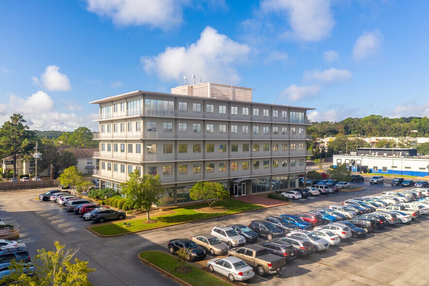 More Photos Of 3929 Airport Blvd, Mobile Office For Lease