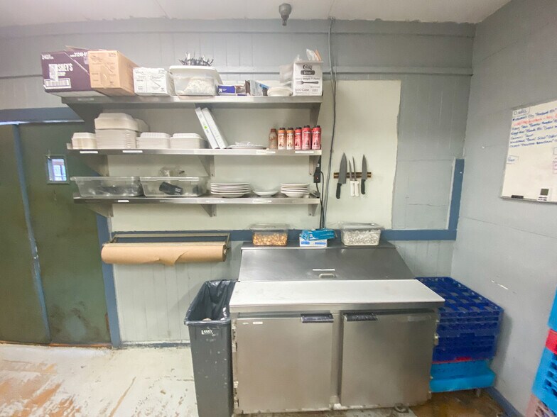 More Photos Of 14442 Solomons Island Rd, Solomons Restaurant For Lease