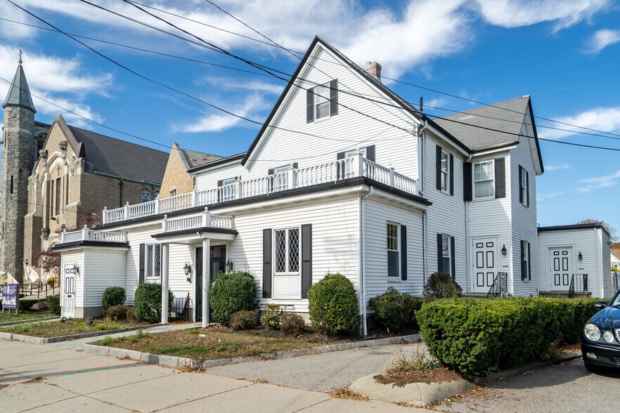 More Photos Of 786 Mount Auburn St, Watertown Funeral Home For Sale