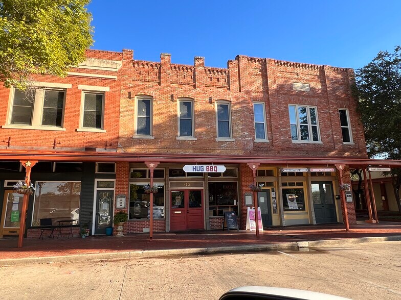 More Photos Of 189 Historic Town Sq, Lancaster Medical For Sale