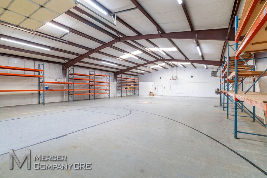 More Photos Of 10108 NW 10th St, Yukon Warehouse For Sale