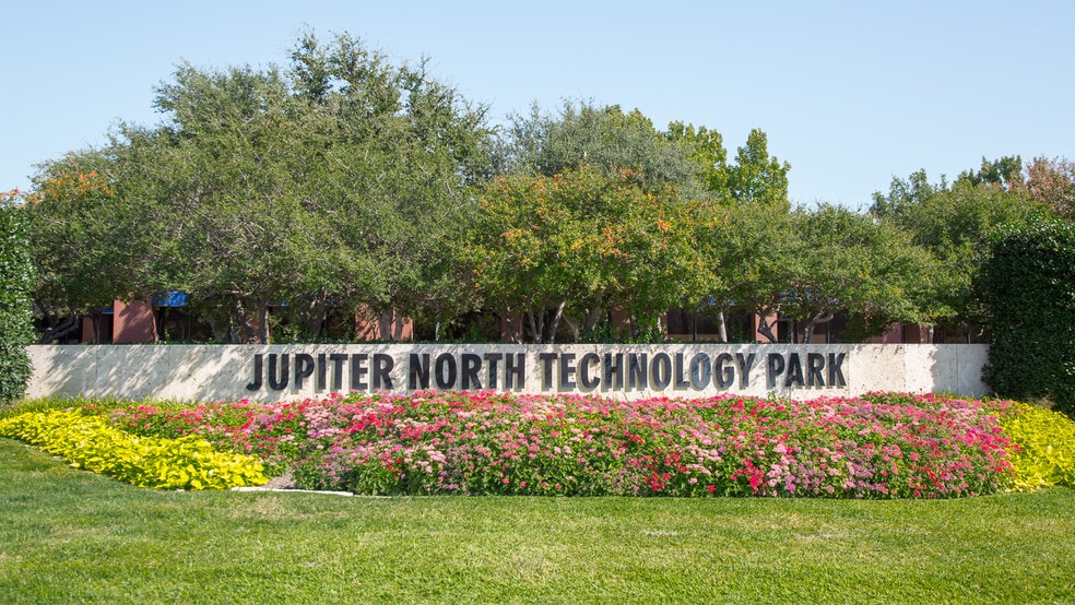 More Photos Of 1100 Jupiter Rd, Plano Showroom For Lease