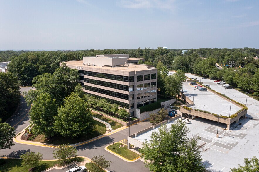 More Photos Of 3975 Fair Ridge Dr, Fairfax Office For Lease