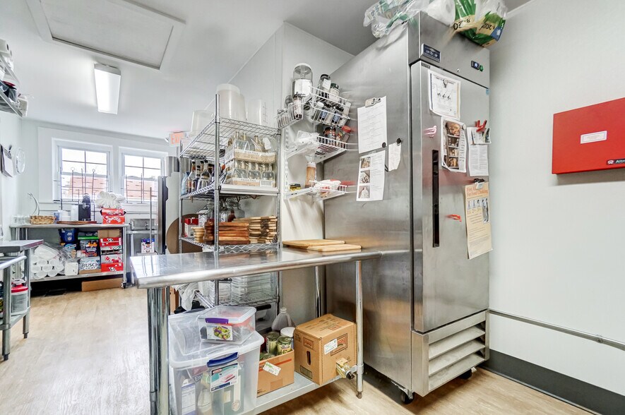 More Photos Of 105 E Liberty St, Arlington Restaurant For Sale