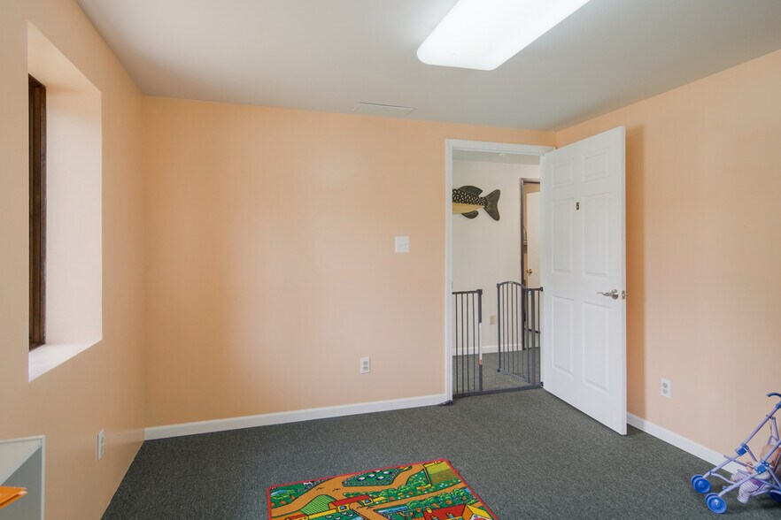 More Photos Of 1070 W Houghton Lake Dr, Prudenville Medical For Sale
