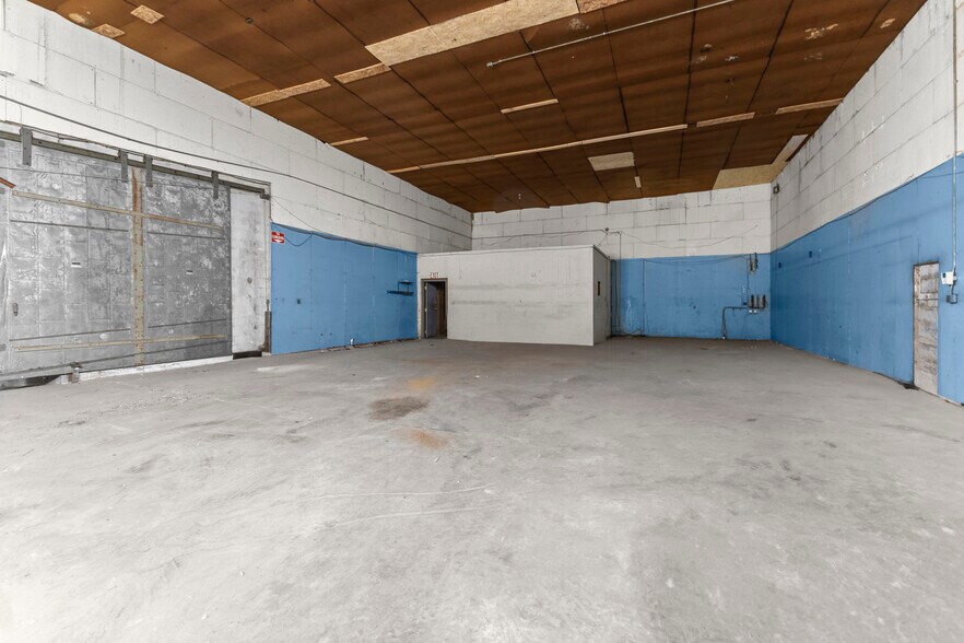 More Photos Of 15306 Rosa Parks Blvd, Detroit Warehouse For Sale