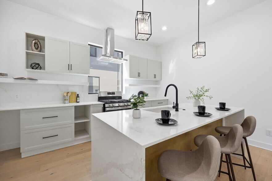 More Photos Of 2631 Kirby st, Dallas Multifamily For Sale