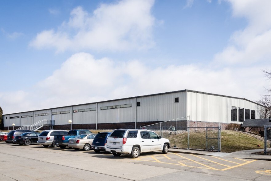 102 Sergeant Square Dr, Sergeant Bluff, IA 51054 Office For Sale