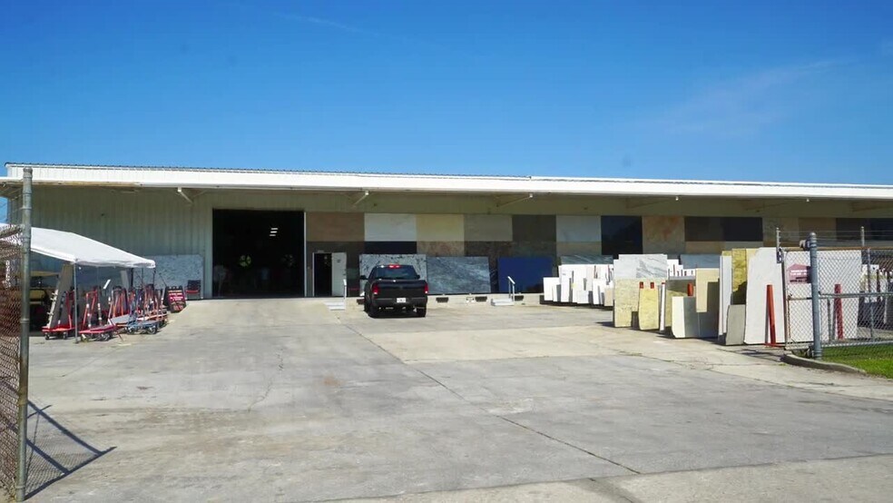 Primary Photo Of 4500 Carmichael Ave, Sarasota Warehouse For Sale