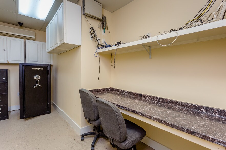 More Photos Of 15407 Highway 36, Needville Restaurant For Sale