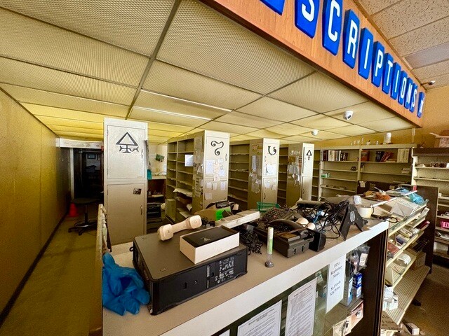 More Photos Of 217 E Court St, Kankakee General Retail For Sale