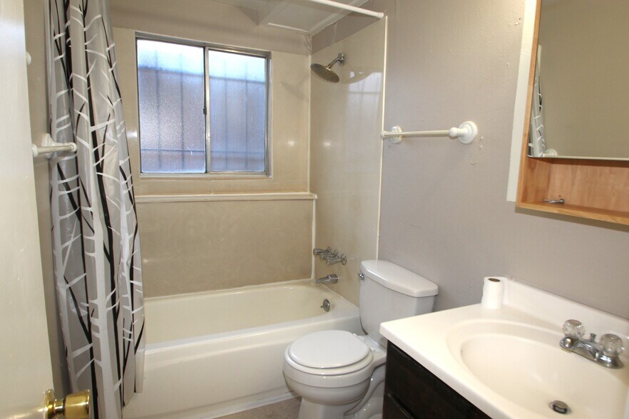 More Photos Of 1322 Arch St, Colorado Springs Apartments For Sale