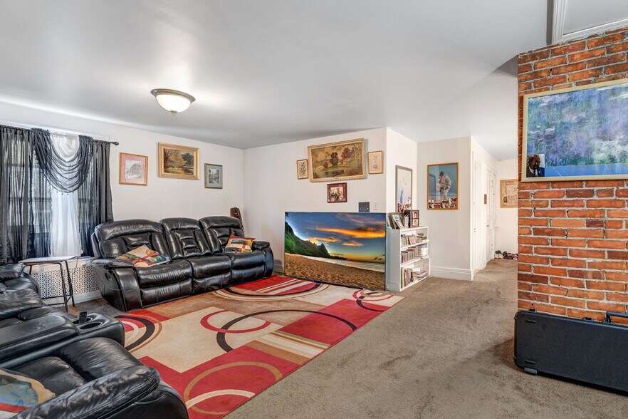 More Photos Of 461 Linwood Ave, Buffalo Apartments For Sale