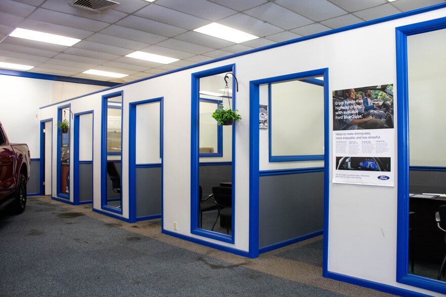 More Photos Of 1625 Commerce St, Wellsburg Auto Dealership For Sale