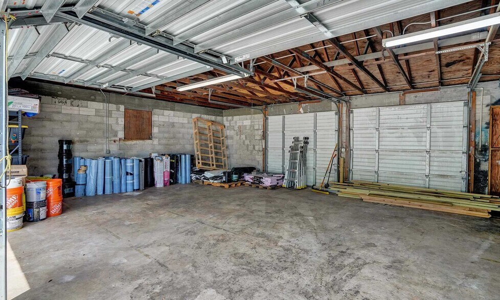 More Photos Of 340 Pike Rd, West Palm Beach Light Manufacturing For Lease