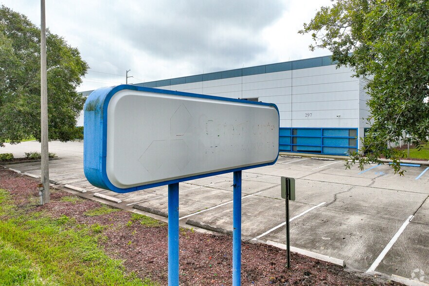 More Photos Of 295 Barnes Blvd, Rockledge Office For Lease