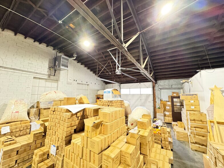 More Photos Of , Lincoln General Retail For Sale