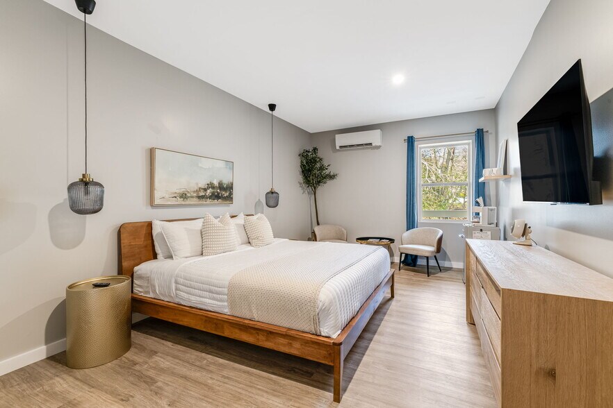 More Photos Of 4102 Soco Rd, Maggie Valley Hotel For Sale