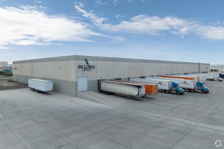 More Photos Of 9577 Plaza Cir, El Paso Warehouse For Lease