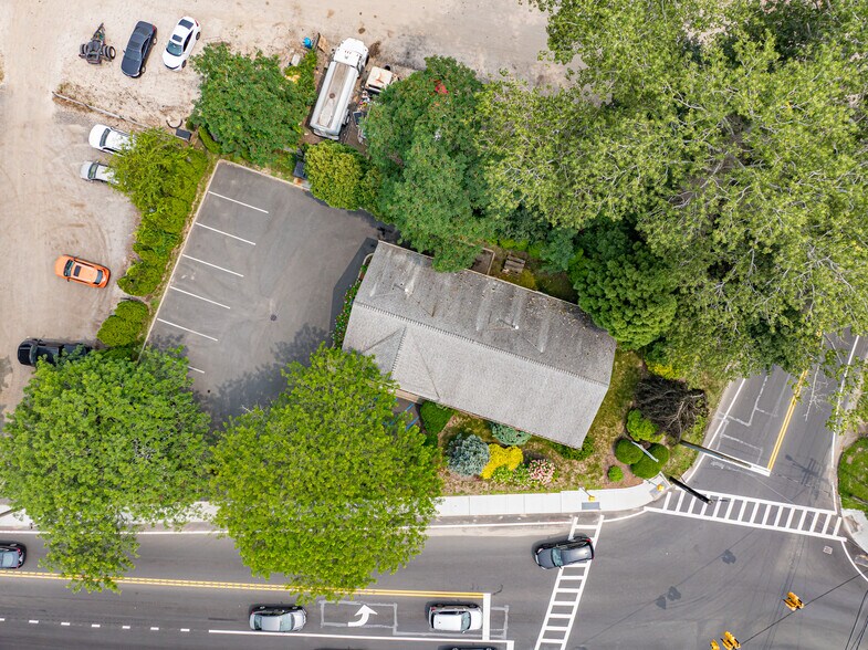 More Photos Of 63 Eastport Manor Rd, Eastport Office For Sale