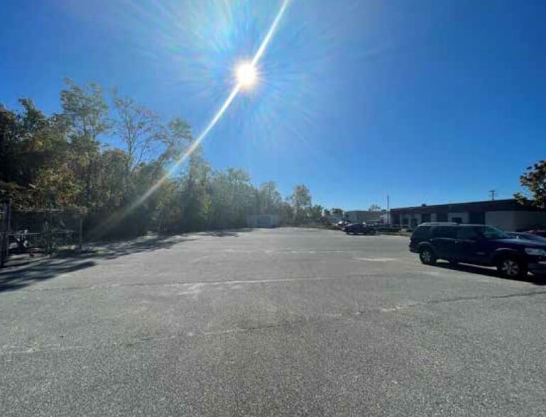 More Photos Of 22 Connor Ln, Deer Park Warehouse For Sale