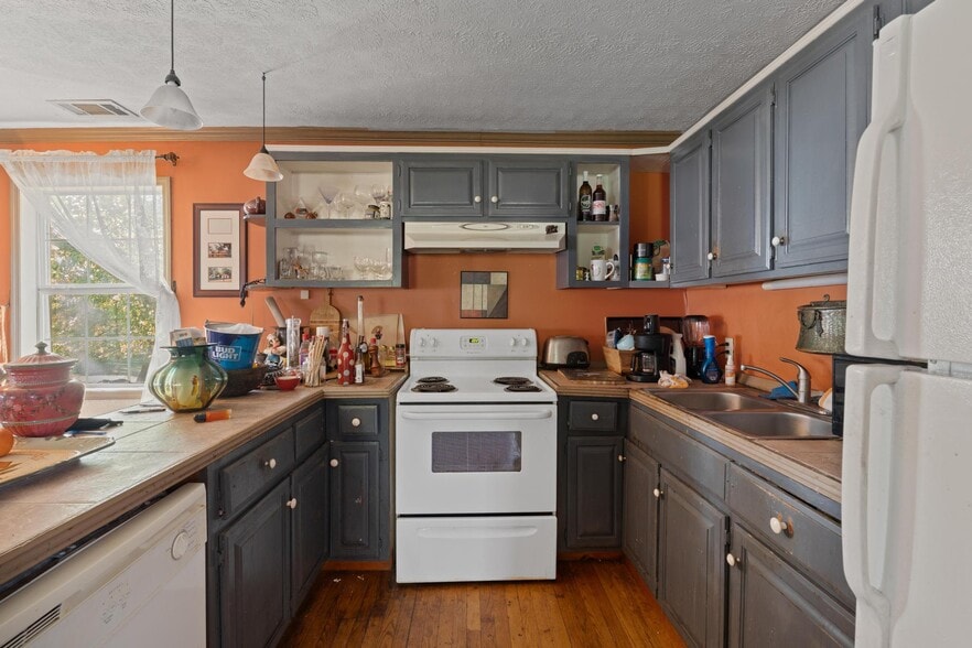 More Photos Of 607 Butts Mill Rd, Pine Mountain General Retail For Sale