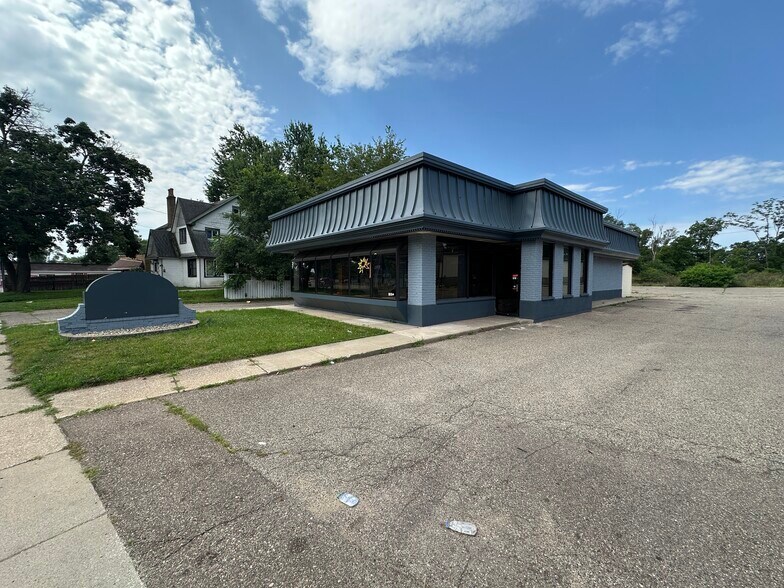 More Photos Of 2814 Portage St, Kalamazoo Fast Food For Lease