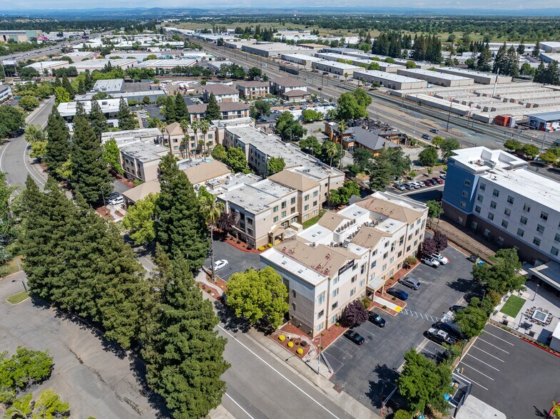 More Photos Of 11260 Point East Dr, Rancho Cordova Apartments For Sale