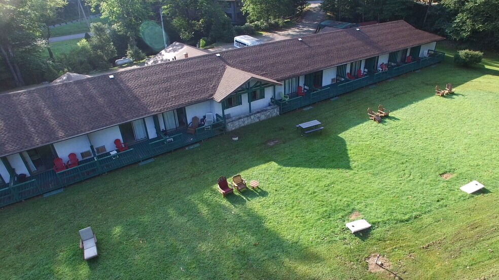 Primary Photo Of 76 S Toe River Rd, Burnsville Hotel For Sale
