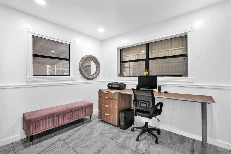 More Photos Of 7151 Taft St, Hollywood Office Residential For Sale