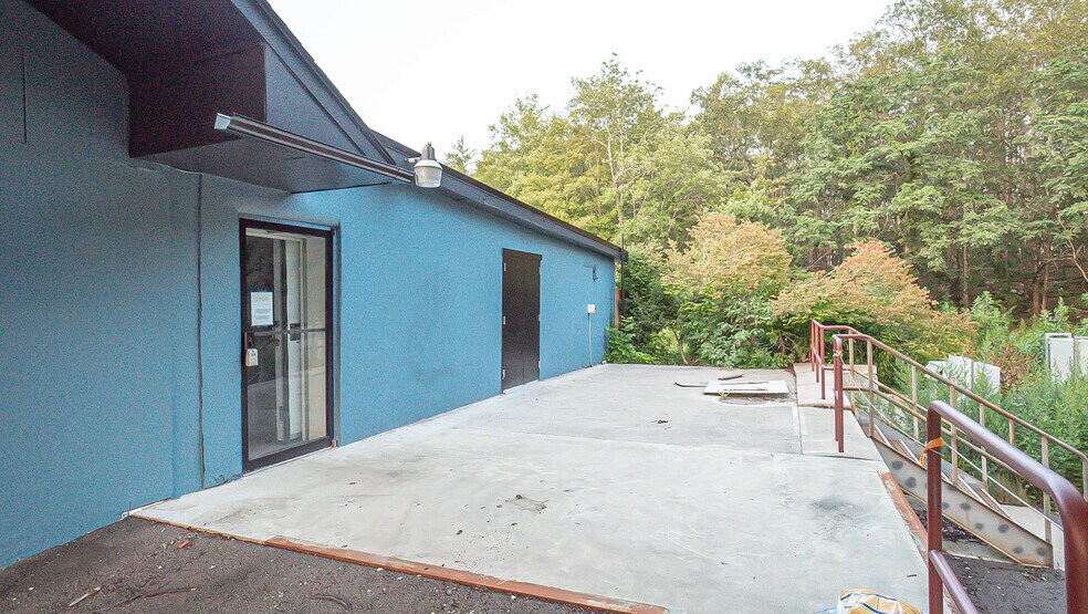 More Photos Of 906 Rt-28, Kingston Restaurant For Sale