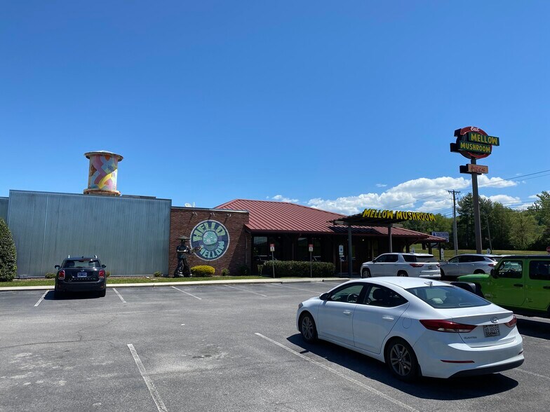 More Photos Of 5100 Lee Hwy, Bristol Restaurant For Lease