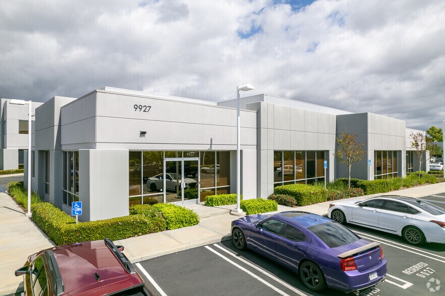 More Photos Of 9935-9959 Muirlands Blvd, Irvine Showroom For Sale