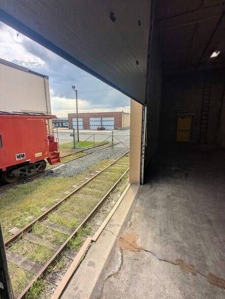 More Photos Of 284 Bliss St, West Springfield Warehouse For Lease