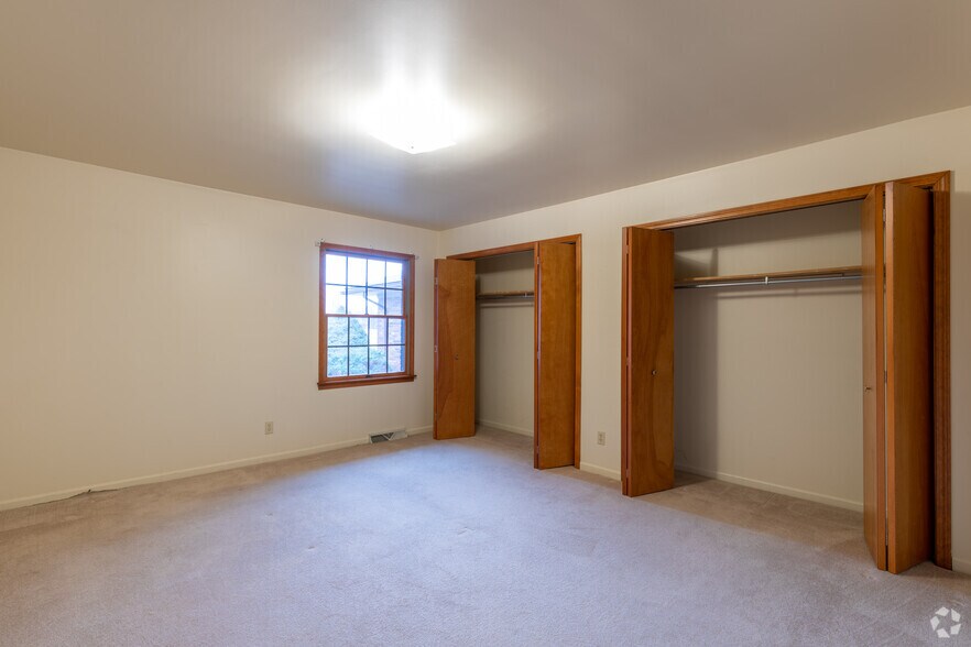 More Photos Of 1565 N Hickory Rd, Owosso Apartments For Sale