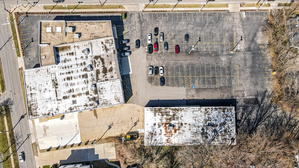 More Photos Of 38000 Euclid Ave, Willoughby Freestanding For Sale