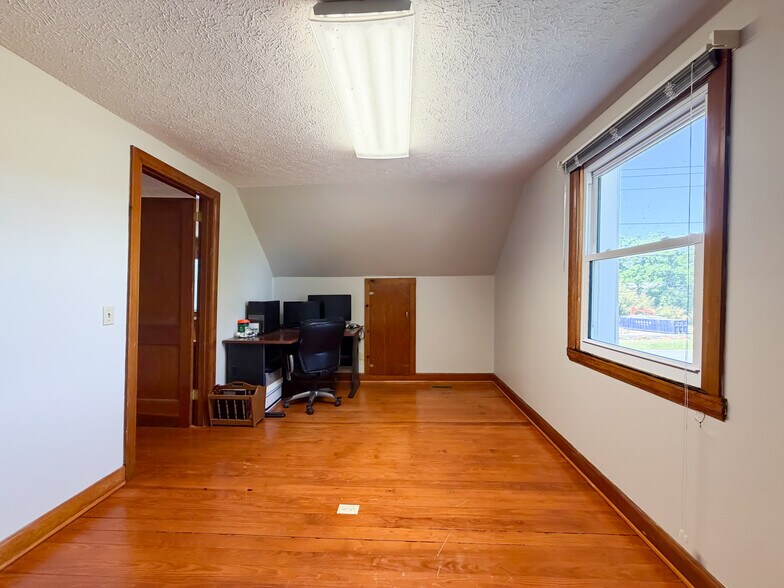 More Photos Of 2292 Lynch Mill Rd, Altavista Office For Lease
