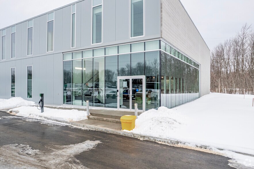 More Photos Of 550 Ch De La Côte S, Boisbriand Service For Sale