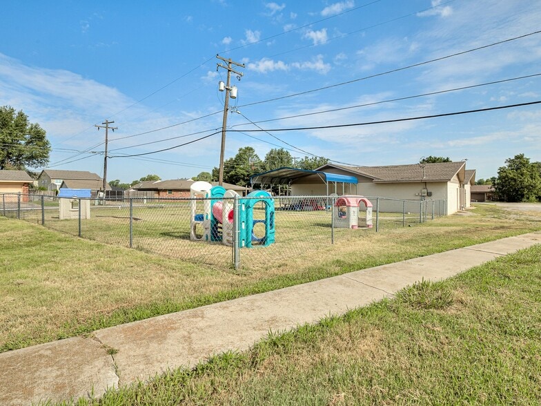 More Photos Of 1419 W London St, El Reno Religious Facility For Sale